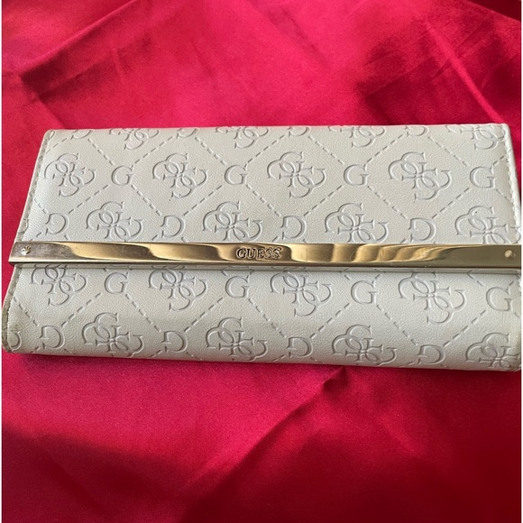 Guess White Leather Wallet - Picture 1 of 4